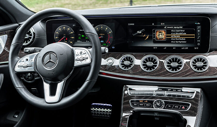 Mercedes-Dashboard